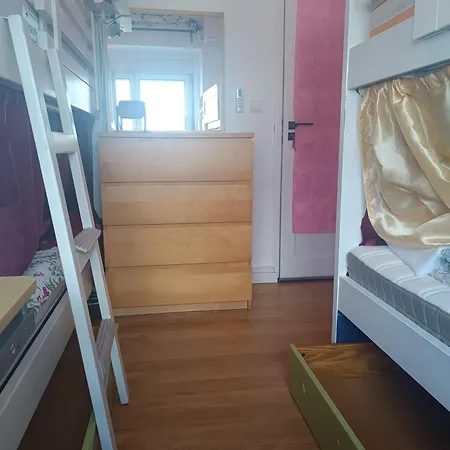 Sams Rooms - Solo Female Guest House *