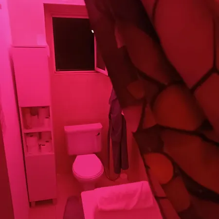 Sams Rooms - Solo Female Guest House Homestay