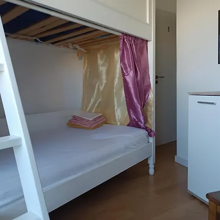 Homestay Sams Rooms - Solo Female Guest House *