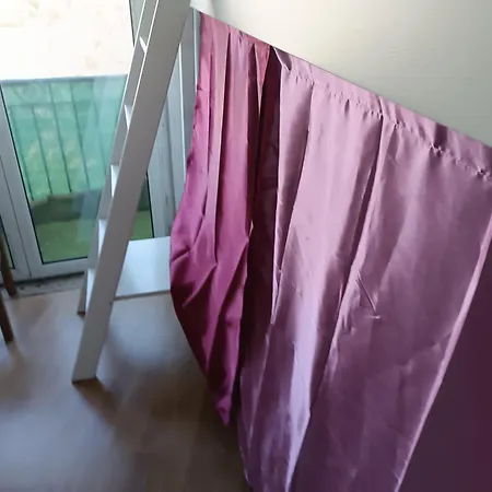 Homestay Sams Rooms - Solo Female Guest House Amadora