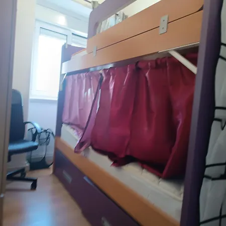 Sams Rooms - Solo Female Guest House