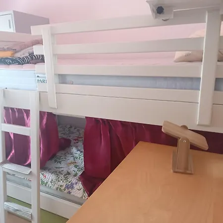 Sams Rooms - Solo Female Guest House Amadora