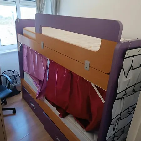 Sams Rooms - Solo Female Guest House * Amadora