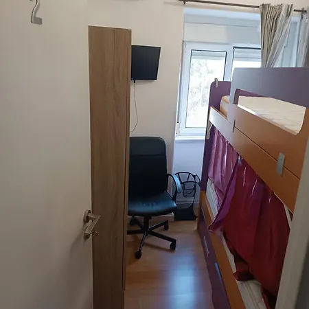 Sams Rooms - Solo Female Guest House