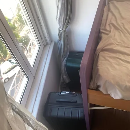 Sams Rooms - Solo Female Guest House Homestay