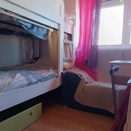 Sams Rooms - Solo Female Guest House Amadora