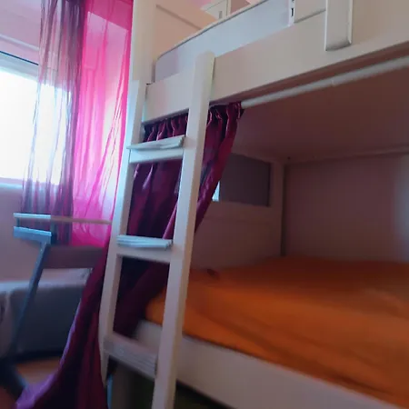 Sams Rooms - Solo Female Guest House *