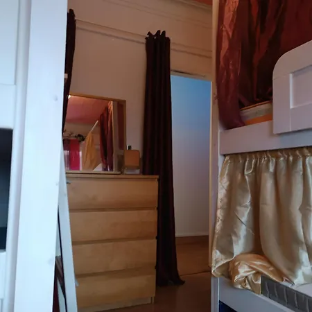 Sams Rooms - Solo Female Guest House *