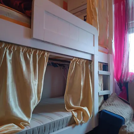 Sams Rooms - Solo Female Guest House Amadora