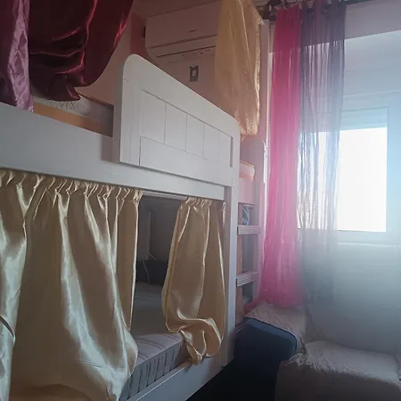 Sams Rooms - Solo Female Guest House Homestay *
