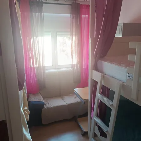 Sams Rooms - Solo Female Guest House Amadora