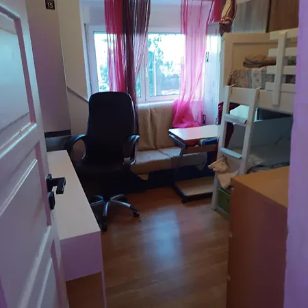 Sams - Solo Female Homestay szállás Amadora